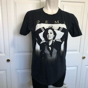 Demi lovato 2016 tour graphic tee sz.L